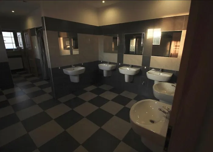 Schronisko Pttk Hala Szrenicka Hostel Szklarska Poręba